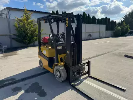 Empilhador a gás 2019  Yale GLP18VX (4)