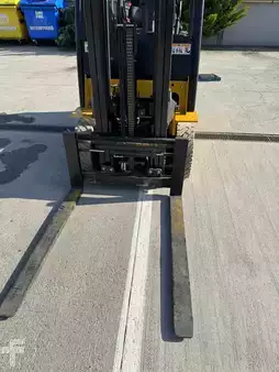 Empilhador a gás 2019  Yale GLP18VX (5)