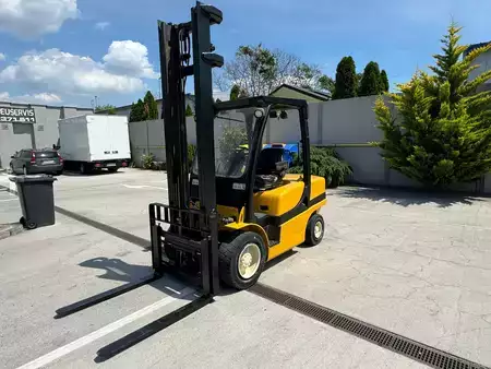 Diesel truck 2011  Yale GDP35VX (1)