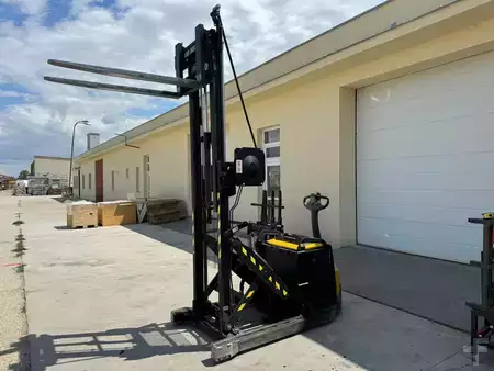 Apilador eléctrico 2020  Toyota SWE120XR (5)