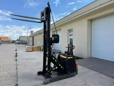 Apilador eléctrico 2020  Toyota SWE120XR (2)
