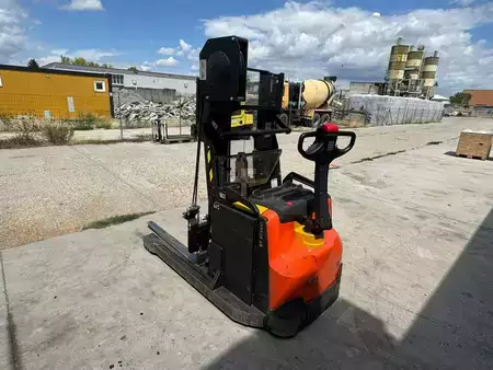Apilador eléctrico 2020  Toyota SWE120XR (3)