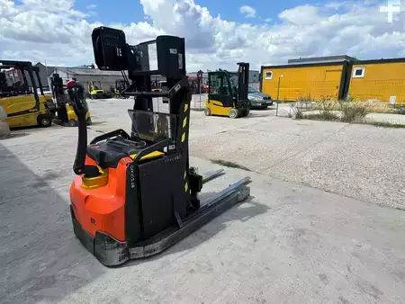 Apilador eléctrico 2020  Toyota SWE120XR (4)