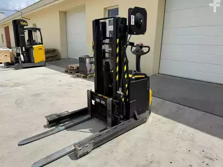 Apilador eléctrico 2020  Toyota SWE120XR (1)