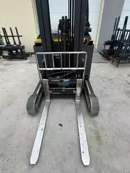 Chariots à mât rétractable 2020  Yale MR16 (5)
