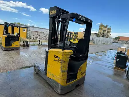 Chariots à mât rétractable 2019  Yale MR16 (2)