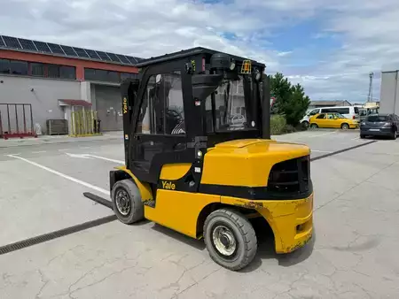 Diesel Forklifts 2018  Yale GDP40VX (3)