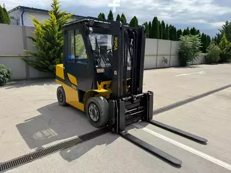 Diesel Forklifts 2018  Yale GDP40VX (2)