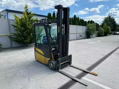 Elektro tříkolové VZV 2021  Yale ERP 20 VT (3)