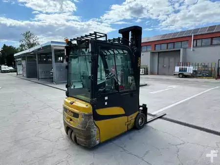 Elektro tříkolové VZV 2021  Yale ERP 20 VT (4)