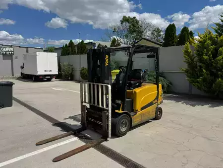 Sähkö - 4 pyör 2017  Yale ERP35VL, battery year 2021 (1)