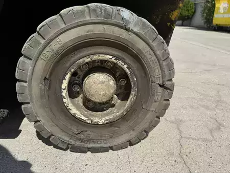 Sähkö - 4 pyör 2017  Yale ERP35VL, battery year 2021 (10)