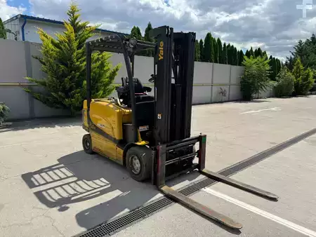 Sähkö - 4 pyör 2017  Yale ERP35VL, battery year 2021 (3)