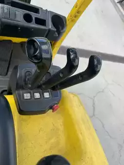 Montacargas Eléctrico (4 ruedas) 2012  Hyster J3.0XN, battery year 2019 (6)
