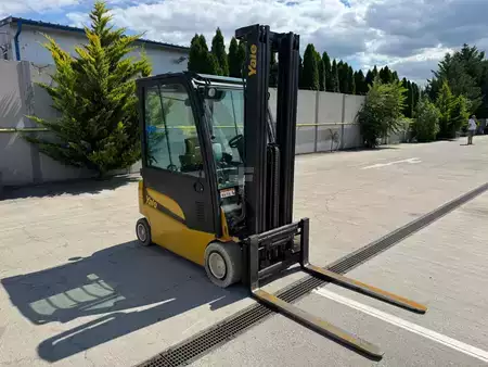 Montacargas Eléctrico (4 ruedas) 2012  Yale ERP20VF (4)