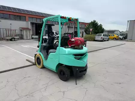 Carrelli elevatori GPL 2011  Mitsubishi FG25N (2)