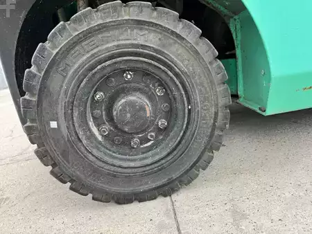 Carrelli elevatori GPL 2011  Mitsubishi FG25N (8)