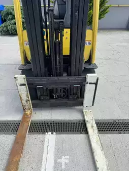 Carrelli elettrici 4 ruote 2012  Hyster J3.0XN, battery year 2019, capacity 90% (2)