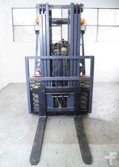 Propane Forklifts 2025  Octane FY35 (5)