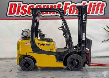 Propane Forklifts 2011  Yale GLP050VXEUSE090 (1)