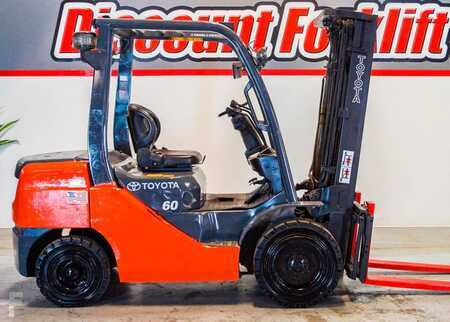 Propane Forklifts 2012  Toyota 8FGU30 (1)