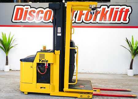 Horizontal order picker 2011  Yale OS030ECN (1)