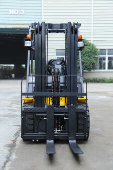 4 Wheels 2024  UN Forklift FL30T-NJX2 (4) 