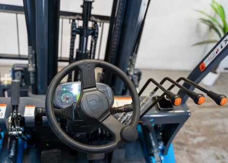 Carretilla elevadora diésel 2024  Octane FD30S (9)
