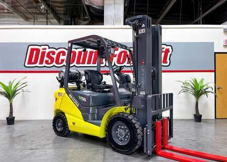 Propane Forklifts 2024  Lift Hero LG25GLT (5)