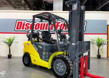 Propane Forklifts 2024  Lift Hero LG30GLT (5)