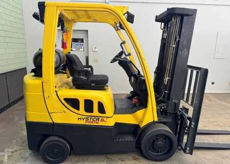 Propane Forklifts 2009  Hyster S60FT (1)