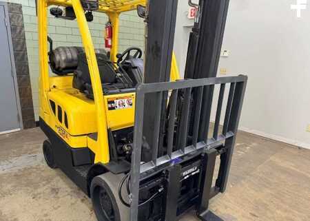 Propane Forklifts 2009  Hyster S60FT (4)
