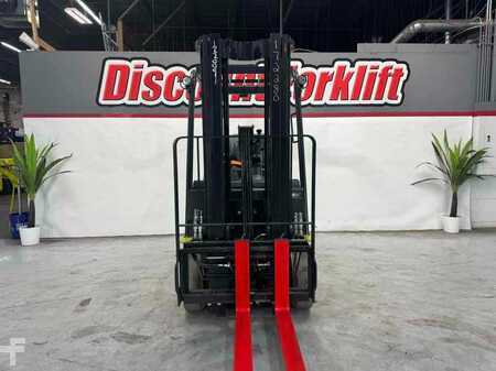 Propane Forklifts 2024  Clark S25CL (3)