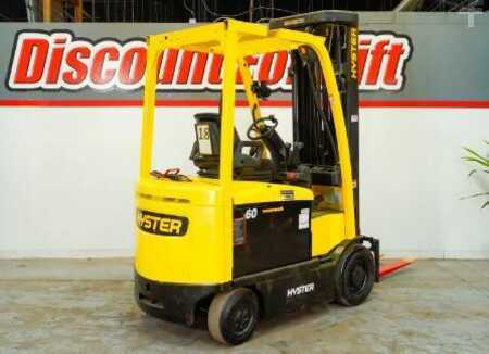 4 Wheels 2001  Hyster E60XM2-33 (6)