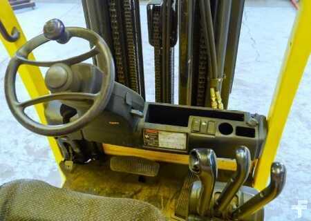 4 Wheels 2001  Hyster E60XM2-33 (9)