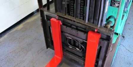 Propane Forklifts 1996  Mitsubishi FGC30 (9)