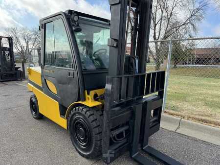 Diesel Forklifts 2017  Yale GDP110VX (2)