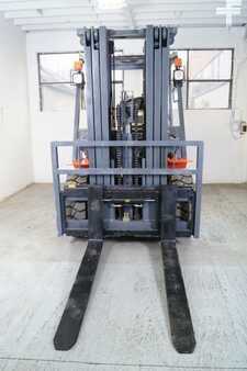 Propane Forklifts 2025  Octane FY50S (3)