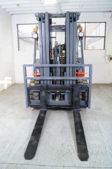 Propane Forklifts 2025  Octane FY50S (3)