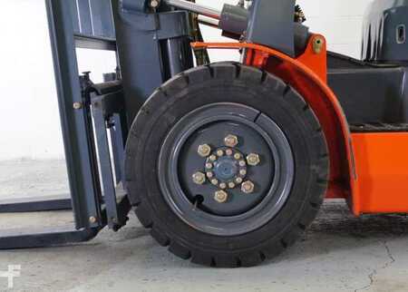 Propane Forklifts 2025  Octane FY35 (9)