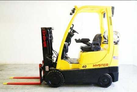 Propane Forklifts 2007  Hyster S40FTS (2)