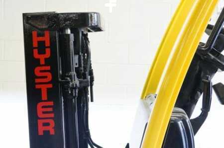 Propane Forklifts 2007  Hyster S40FTS (9)