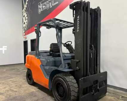 Carretilla elevadora diésel 2018  Toyota 8FD50U (5)