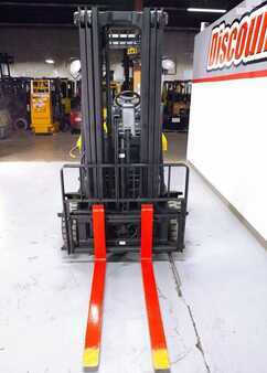 4 Wheels 2017  Yale ERC050VG (8)