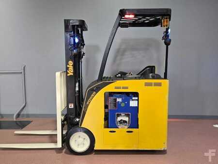 Stackers stand-on 2019  Yale ESC040AD (2)
