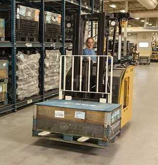 Stackers stand-on 2019  Yale ESC040AD (7)