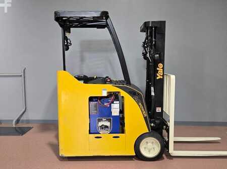 Stackers stand-on 2019  Yale ESC040AD (9)