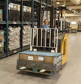 Stackers stand-on 2019  Yale ESC040AD (7)