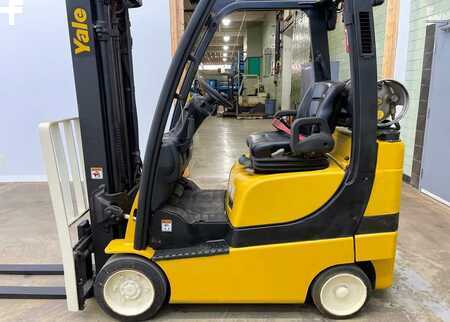 Carretilla elevadora GLP 2016  Yale GC030VX (2)