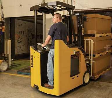 Stackers stand-on 2018  Yale ESC040AD (4)